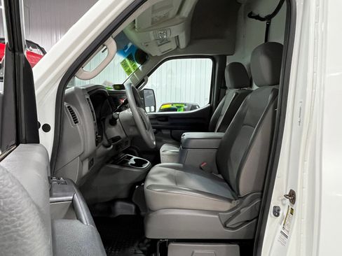 Used 2014 Nissan NV 3500 SV w/ Side & Curtain Airbag Package RWD image 12