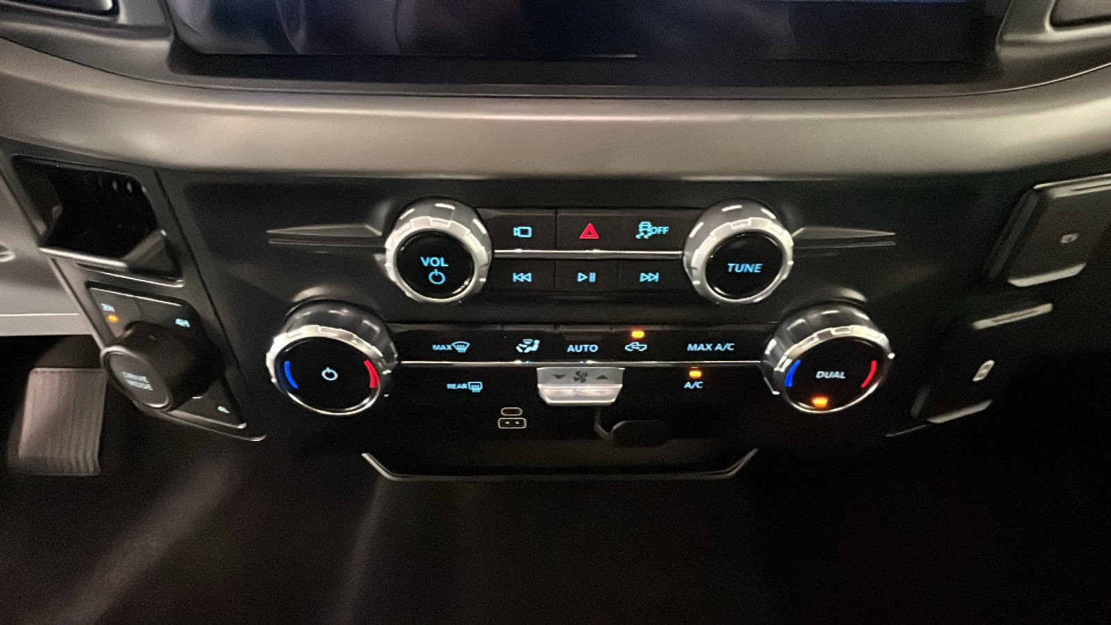 Used 2025 Ford F150 XLT w/ Equipment Group 301A Standard AWD/4WD image 24