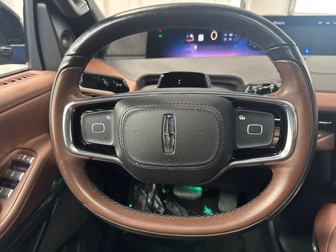 Used 2025 Lincoln Navigator L Reserve AWD/4WD image 16