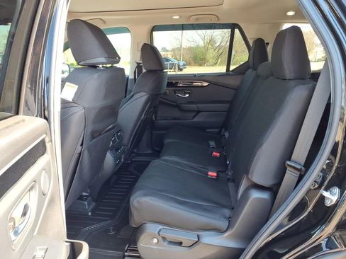 Used 2025 Honda Pilot Touring image 6
