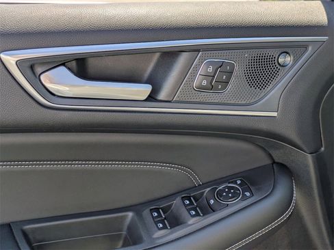 Used 2024 Ford Edge Titanium image 15