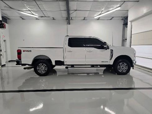 Used 2024 Ford F250 Lariat w/ FX4 Off-Road Package AWD/4WD image 11