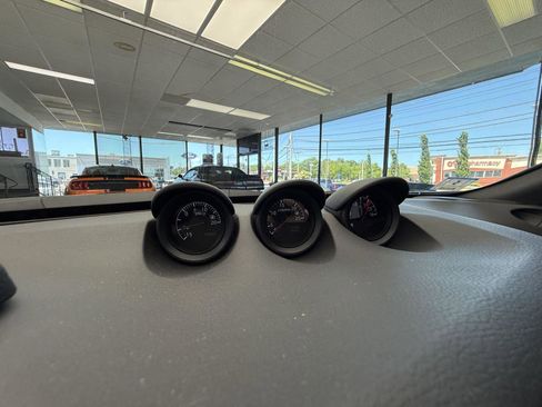 Used 2023 Nissan Z w/ Floor Mat Package (L93) RWD image 10