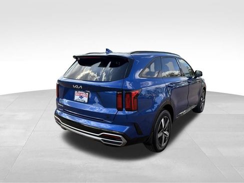 Used 2023 Kia Sorento S w/ Panoramic Sunroof Package FWD image 6