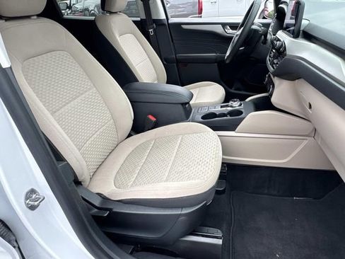 Used 2021 Ford Escape SE w/ Convenience Package FWD image 11