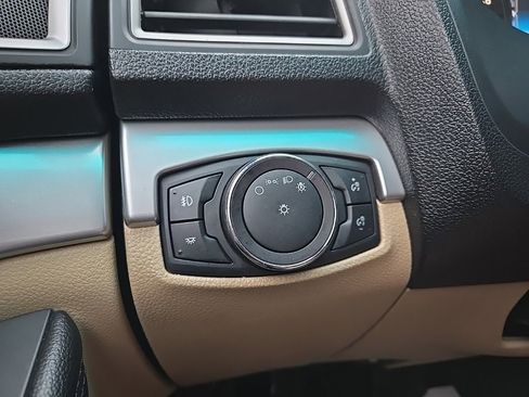 Used 2017 Ford Explorer XLT image 48