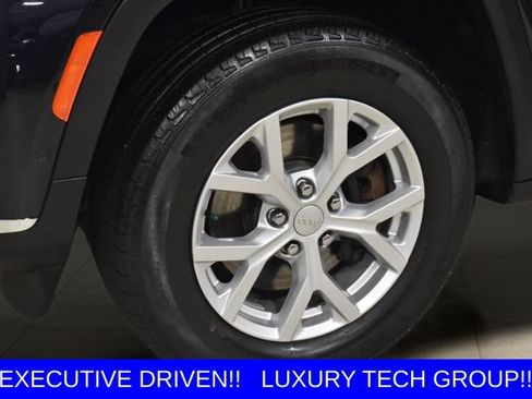 Used 2023 Jeep Grand Cherokee L Limited w/ Luxury Tech Group II AWD/4WD image 15