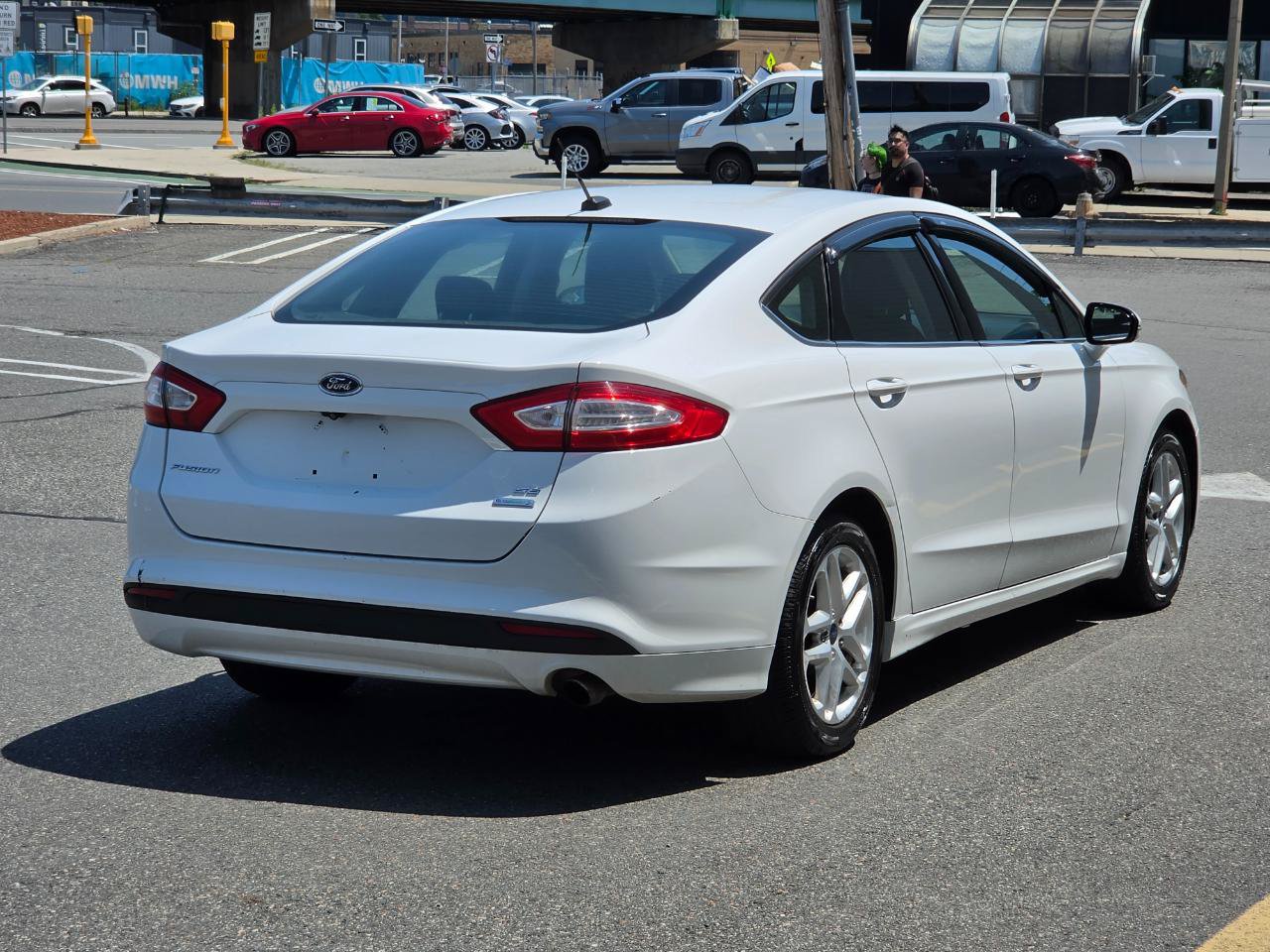 Used 2015 Ford Fusion SE FWD image 7