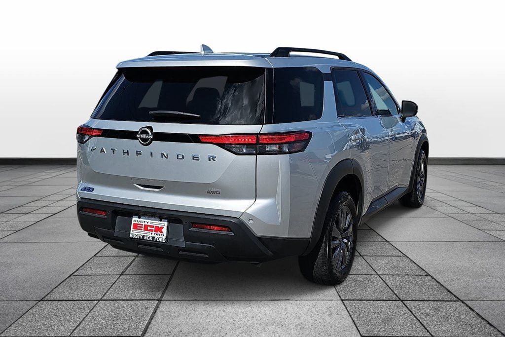 Used 2025 Nissan Pathfinder SV AWD/4WD image 5