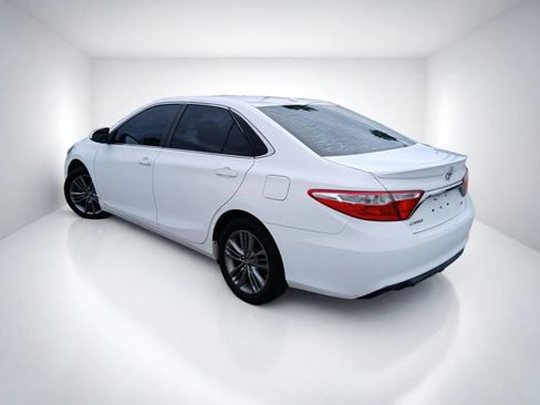 Used 2017 Toyota Camry SE FWD image 5