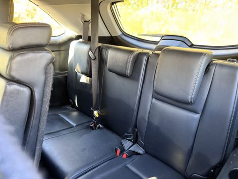 Used 2017 Toyota Highlander XLE image 32