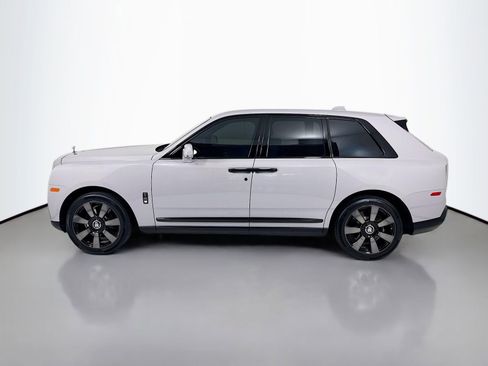Certified 2022 Rolls-Royce Cullinan w/ Dark Exterior Package AWD/4WD image 5