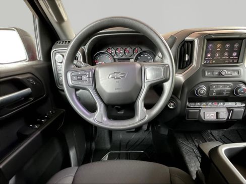 Used 2026 Chevrolet Silverado 1500 Custom Trail Boss AWD/4WD image 9