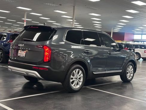 Used 2022 Kia Telluride LX image 7