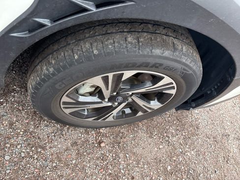 Used 2024 Subaru Crosstrek 2.0i Premium AWD/4WD image 8