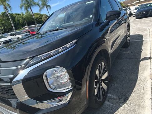 Used 2025 Mitsubishi Outlander SE AWD/4WD image 1