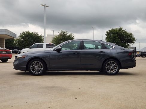 Used 2024 Honda Accord EX image 4