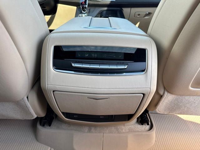 Used 2024 Cadillac Escalade ESV Premium Luxury w/ Performance Package AWD/4WD image 25