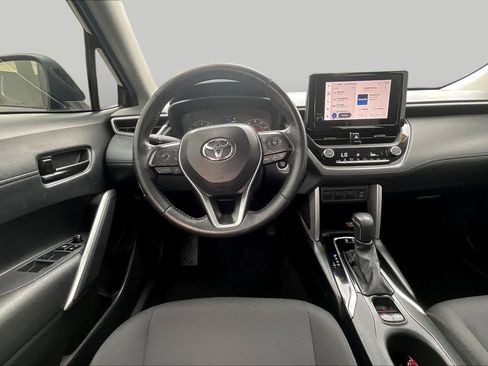 Used 2023 Toyota Corolla Cross LE FWD image 6