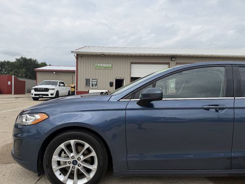 Used 2019 Ford Fusion SE FWD image 13