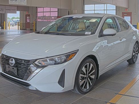 Used 2025 Nissan Sentra SV w/ SV Premium Package FWD image 6