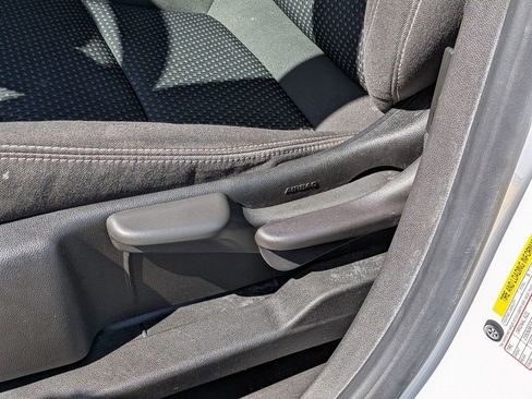 Used 2023 GMC Terrain SLE w/ Elevation Edition image 16