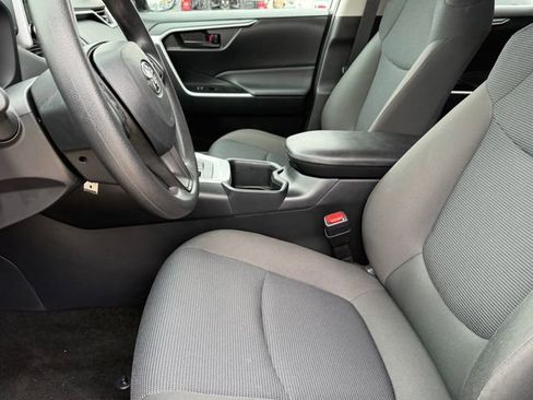 Used 2025 Toyota RAV4 LE image 13