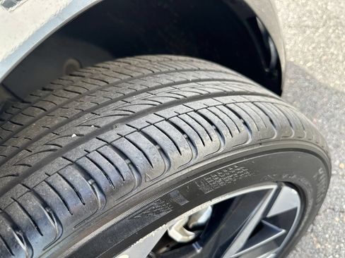 Certified 2023 Hyundai Elantra Limited FWD image 18