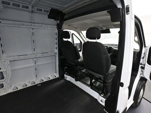 Used 2023 RAM ProMaster 2500 FWD image 32
