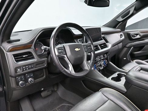 Used 2021 Chevrolet Suburban Premier AWD/4WD image 18