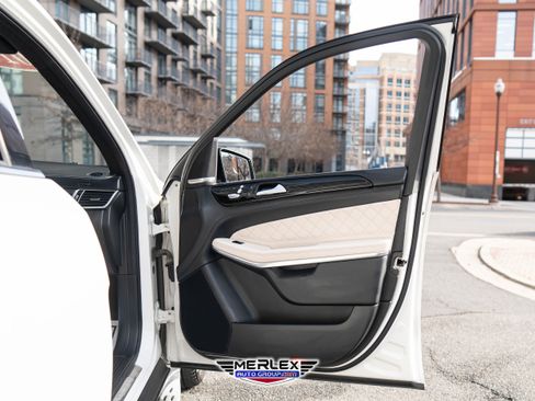 Used 2017 Mercedes-Benz GLS 550 4MATIC image 40