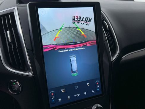 Used 2024 Ford Edge Titanium image 19