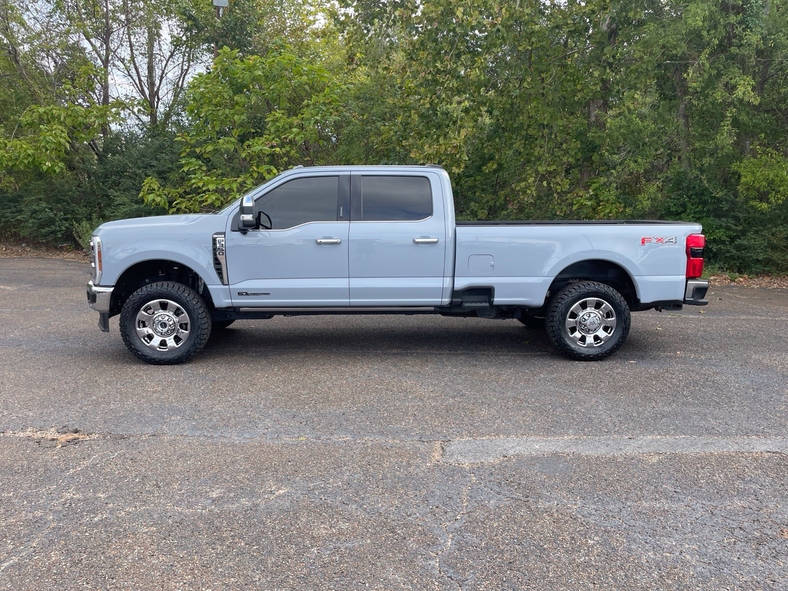 Used 2024 Ford F350 King Ranch w/ Chrome Package AWD/4WD image 2