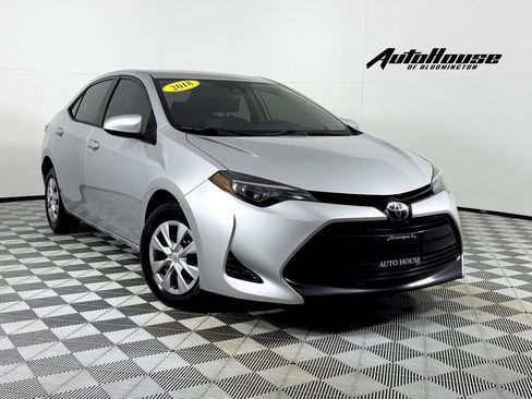 Used 2018 Toyota Corolla L FWD image 1