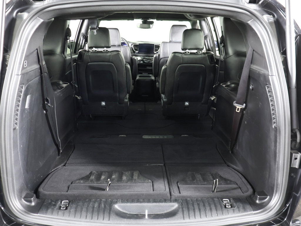 Used 2025 Chrysler Pacifica Select FWD image 21