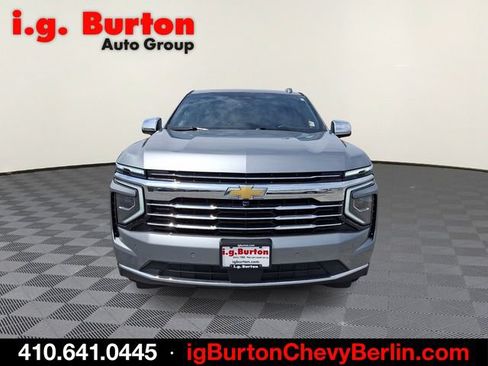 Certified 2025 Chevrolet Suburban LT AWD/4WD image 2