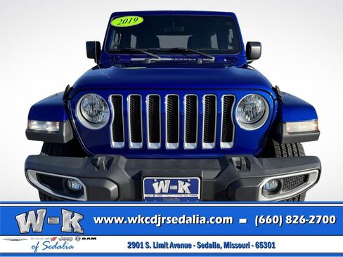 Used 2019 Jeep Wrangler Unlimited Sahara AWD/4WD image 10