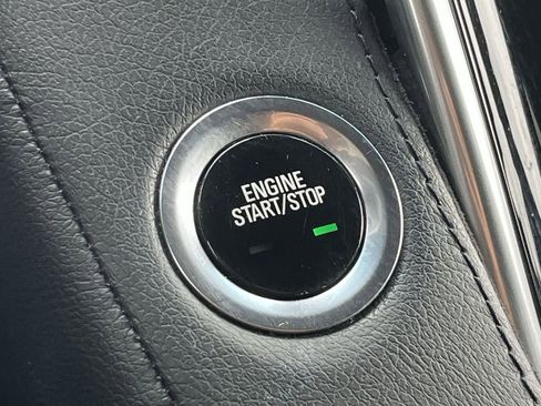 Used 2019 Cadillac Escalade ESV Premium Luxury image 9