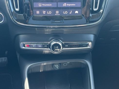 Used 2023 Volvo XC40 B5 Plus w/ Driver Assist Package AWD/4WD image 18