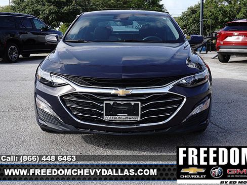 Used 2025 Chevrolet Malibu LT FWD image 2