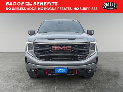 Used 2023 GMC Sierra 1500 AT4 w/ AT4 Premium Package AWD/4WD image 9