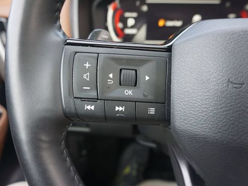 Used 2025 Nissan Rogue Platinum FWD image 8