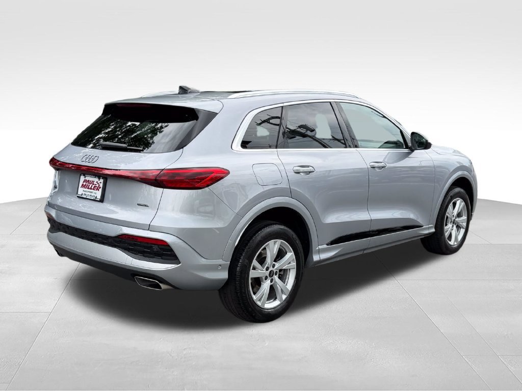 Certified 2025 Audi Q5 Premium w/ Convenience Package AWD/4WD image 9
