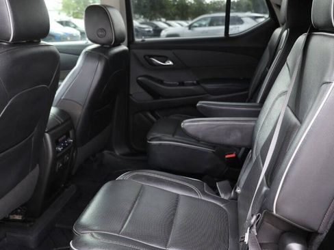 Used 2020 Chevrolet Traverse High Country FWD image 18