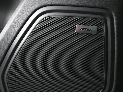 New 2025 Porsche Macan image 7