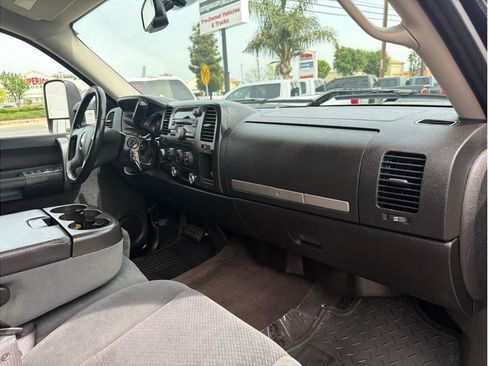 Used 2008 Chevrolet Silverado 2500 LT w/ Suspension Package, Off-Road image 12