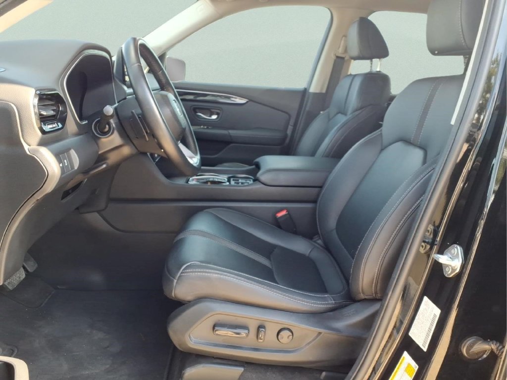 Used 2025 Honda Pilot EX-L image 12