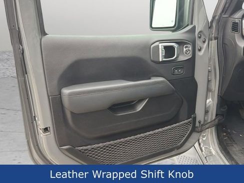 Used 2021 Jeep Wrangler Unlimited Sahara image 36