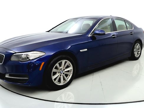 Used 2014 BMW 528i xDrive Sedan AWD/4WD image 3