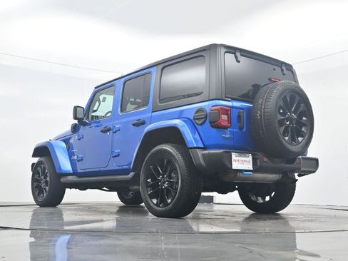 Used 2022 Jeep Wrangler Unlimited Sahara AWD/4WD image 31